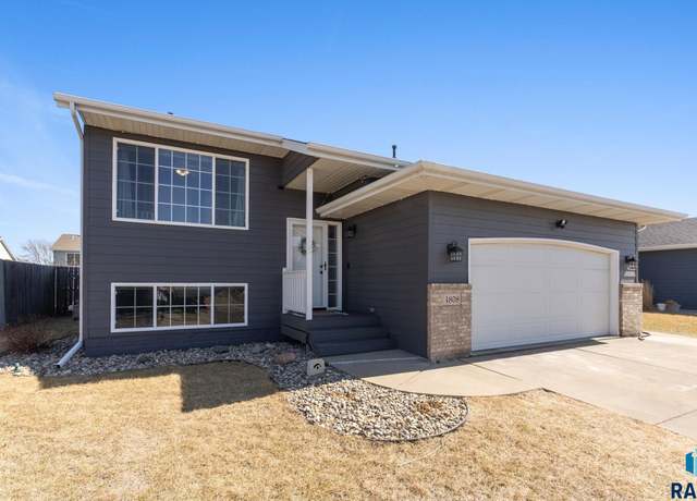 Property at 4808 S Emma Ln, Sioux Falls, SD 57106, 3 beds, 2 baths