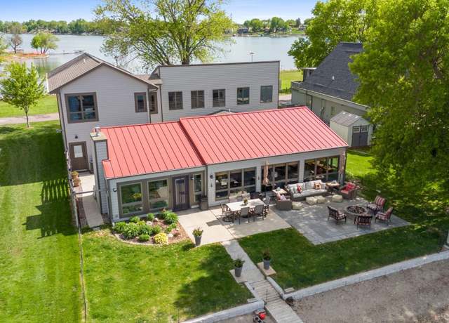 Property at 6604 Peninsula Pt, Wentworth, SD 57075, 6 beds, 3.5 baths