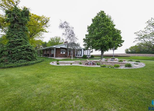 Property at 48224 266th St, Brandon, SD 57005, 4 beds, 2 baths