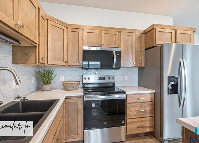 Property at 6200 S Ruby Jean Pl, Sioux Falls, SD 57108, 3 beds, 2.5 baths