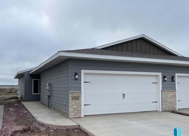 Property at 3406 S Heather Ave, Sioux Falls, SD 57106, 2 beds, 2 baths