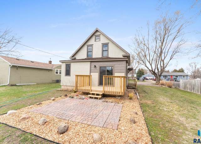 Property at 3408 N 7th Ave, Sioux Falls, SD 57104, 3 beds, 1 bath