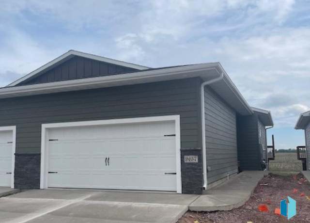 Property at 9657 W Tunis Dr, Sioux Falls, SD 57106, 3 beds, 2.5 baths