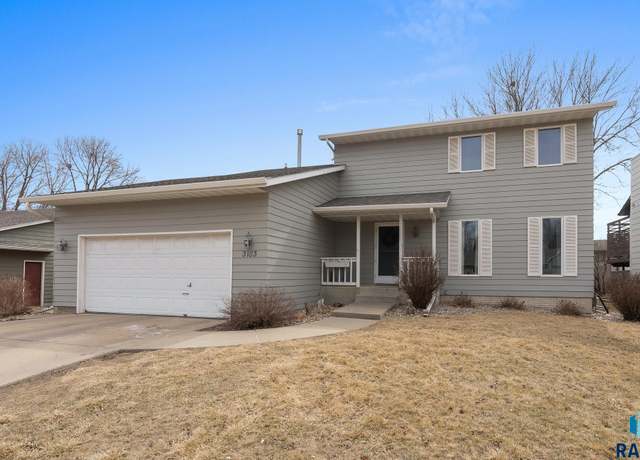 Property at 3103 E 52nd St, Sioux Falls, SD 57103, 4 beds, 3.5 baths