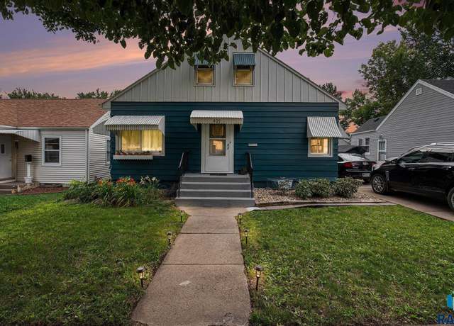 Property at 409 S Hawthorne Ave, Sioux Falls, SD 57104, 4 beds, 2 baths