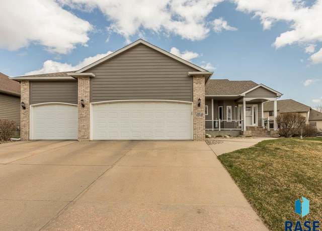 Property at 6520 S Heatherridge Trl, Sioux Falls, SD 57108, 4 beds, 3 baths