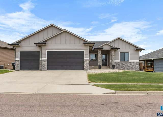 Property at 1917 S Firefly Dr, Sioux Falls, SD 57110, 5 beds, 3 baths