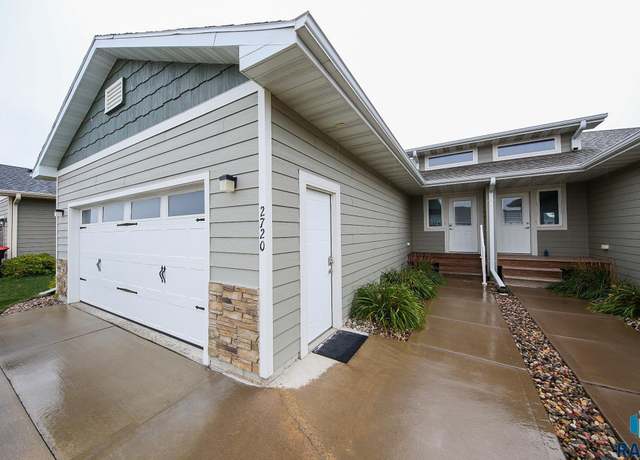 Property at 2720 E Sunburst Dr, Brandon, SD 57005, 4 beds, 2.5 baths