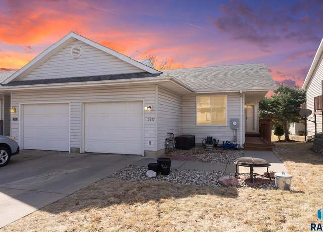 Property at 3717 E Mission St, Sioux Falls, SD 57103, 3 beds, 2 baths