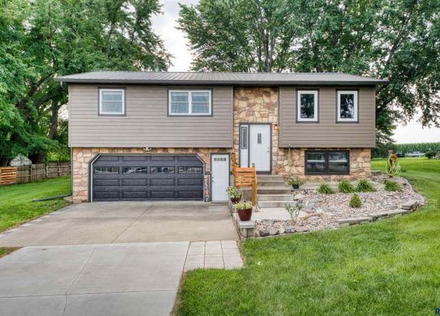 Property at 46871 265th St, Sioux Falls, SD 57106, 4 beds, 2.5 baths
