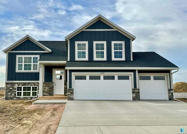Property at 6209 W Valentine St, Sioux Falls, SD 57107, 5 beds, 3 baths