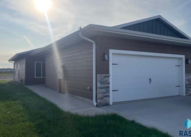 Property at 3412 S Heather Ave, Sioux Falls, SD 57106, 2 beds, 2 baths