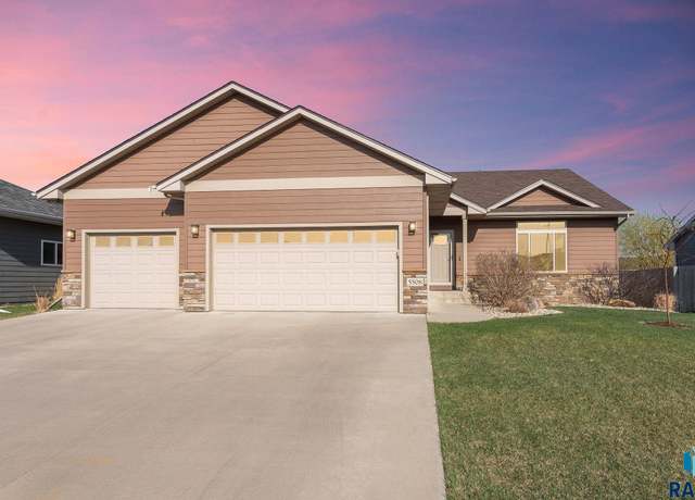 Property at 5508 S Sirocco Ave, Sioux Falls, SD 57108, 5 beds, 3 baths