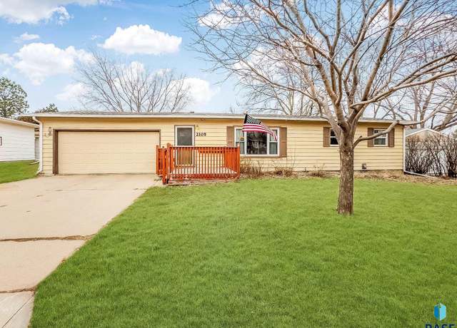 Property at 2105 E Sylvan Cir, Brandon, SD 57005, 4 beds, 2 baths