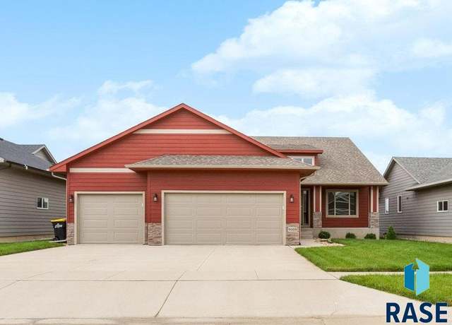 Property at 9008 W 23rd St, Sioux Falls, SD 57106, 4 beds, 3 baths