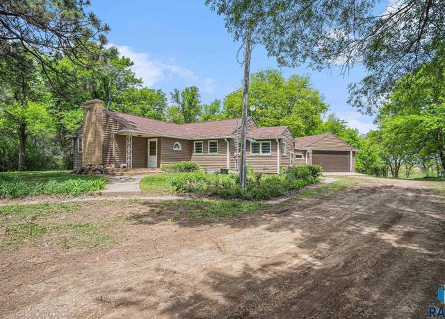 Property at 45442 231st St, Madison, SD 57042, 3 beds, 1.5 baths