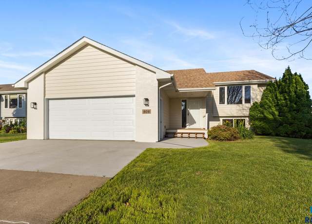 Property at 608 N Dubuque Ave, Sioux Falls, SD 57110, 4 beds, 2 baths