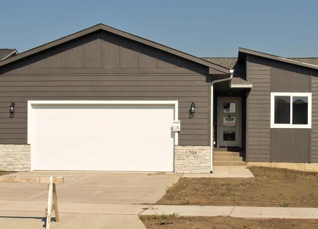 Property at 708 N MAIN St, Lennox, SD 57039, 4 beds, 2 baths