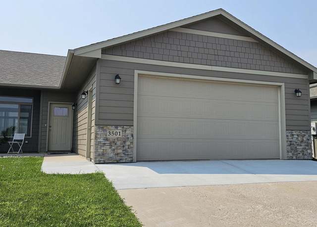 Property at 3501 E Chatham St, Sioux Falls, SD 57108, 3 beds, 2 baths