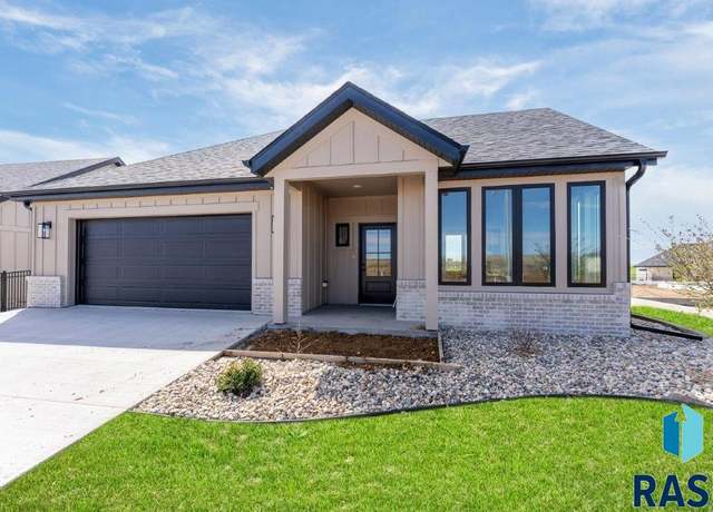 Property at 5821 E Rush St, Sioux Falls, SD 57110, 2 beds, 2 baths