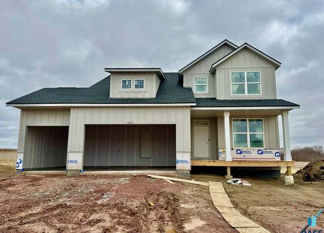 Property at 3012 S Copper Creek Ave, Sioux Falls, SD 57110, 5 beds, 3.5 baths