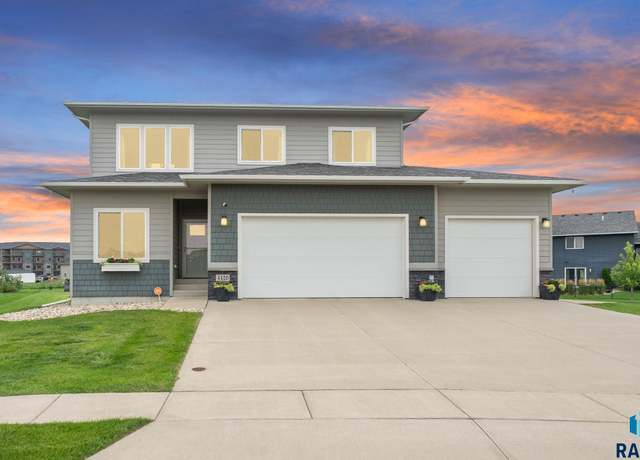 Property at 4420 W Schofield St, Sioux Falls, SD 57108, 4 beds, 2.5 baths