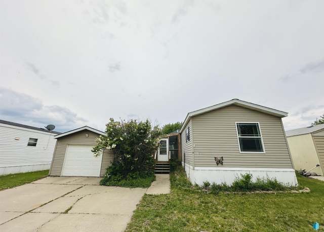 Property at 909 N Irene Pl, Sioux Falls, SD 57107, 3 beds, 2 baths