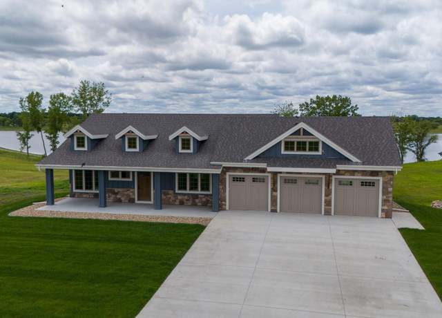 Property at 243 Sandpiper Ln, Wentworth, SD 57075, 4 beds, 3 baths