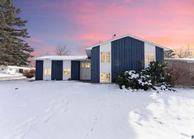 Property at 4005 E Ronning Dr, Sioux Falls, SD 57103-1155, 4 beds, 2.5 baths