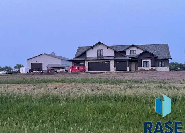 Property at 26544 463rd Ave, Hartford, SD 57033, 4 beds, 3.5 baths