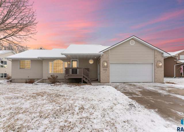 Property at 5408 S Lewis Ave, Sioux Falls, SD 57108, 2 beds, 1 bath