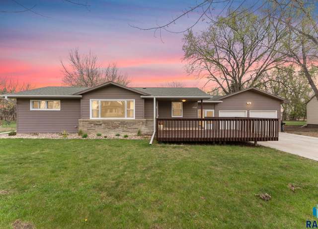 Property at 502 E Willow St, Harrisburg, SD 57032, 3 beds, 1 bath