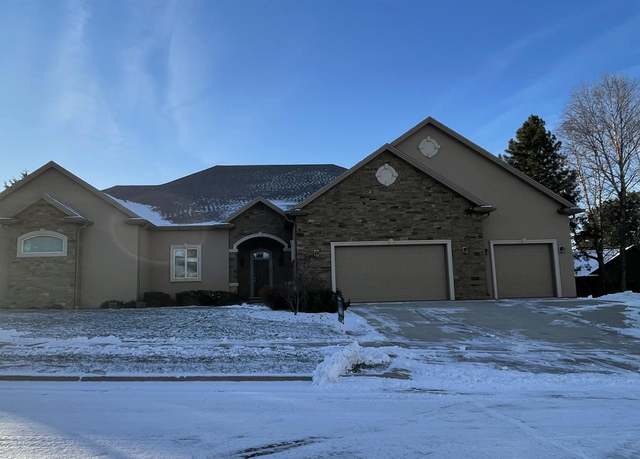 Property at 3220 S Nic Ann Ct, Sioux Falls, SD 57103, 3 beds, 2.5 baths