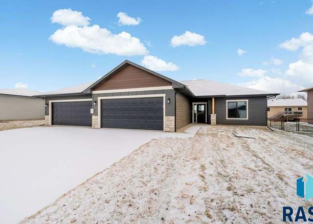 Property at 1516 S Kathryn Ave, Sioux Falls, SD 57106, 3 beds, 2 baths