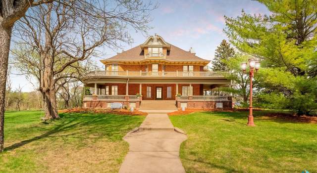 Photo of 903 N Dakota St, Canton, SD 57013