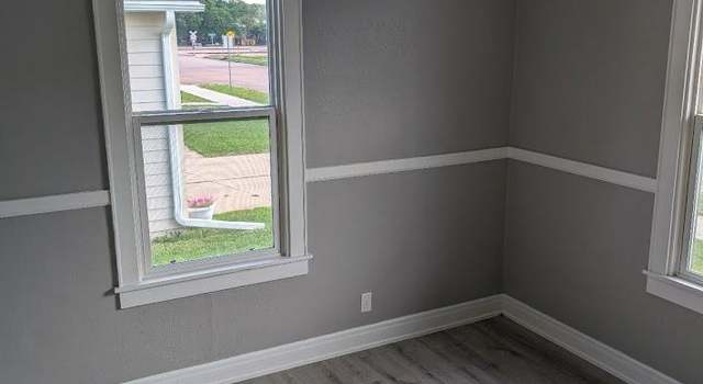 Photo of 415 S Lincoln St, Canton, SD 57013