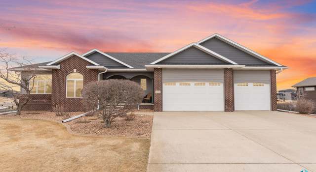 Photo of 110 Linden Dr, Madison, SD 57042