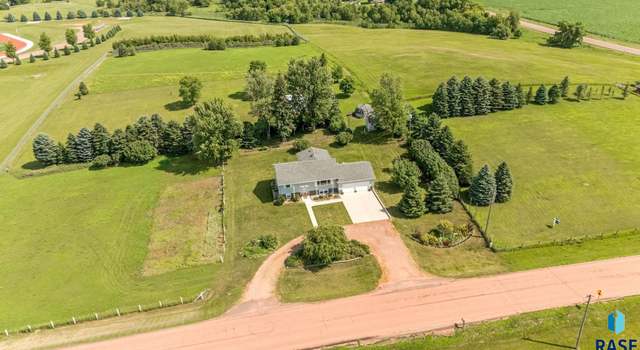 Photo of 924 Dows St, Garretson, SD 57030