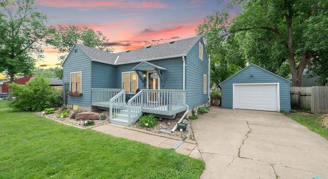Photo of 308 W 5th Ave, Lennox, SD 57039