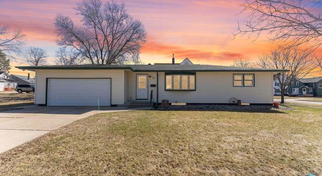 Photo of 111 4th Ave SW, Pipestone, SD 56164