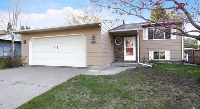 Photo of 2212 S Melanie Ln, Sioux Falls, SD 57103