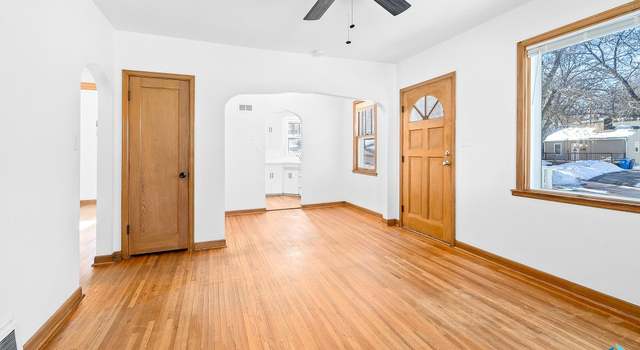Photo of 804 S Hawthorne Ave, Sioux Falls, SD 57104