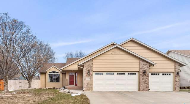 Photo of 3208 S Bluegrass Ct, Sioux Falls, SD 57103