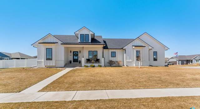Photo of 609 N Willow Creek Ave, Sioux Falls, SD 57110