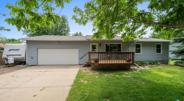 Photo of 607 E 3rd St, Crooks, SD 57020