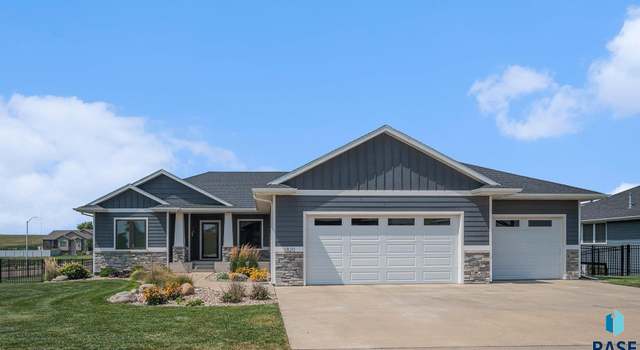 Photo of 1820 W Thomas Cir, Brandon, SD 57005-3037