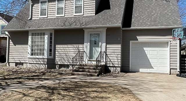 Photo of 209 NE Park St, Luverne, MN 56156