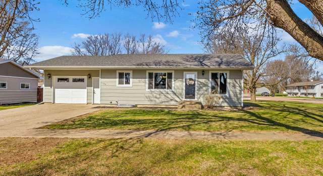 Photo of 1120 Blaine St, Larchwood, IA 51241
