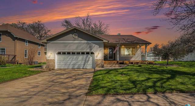 Photo of 400 E 4th St, Hartford, SD 57033
