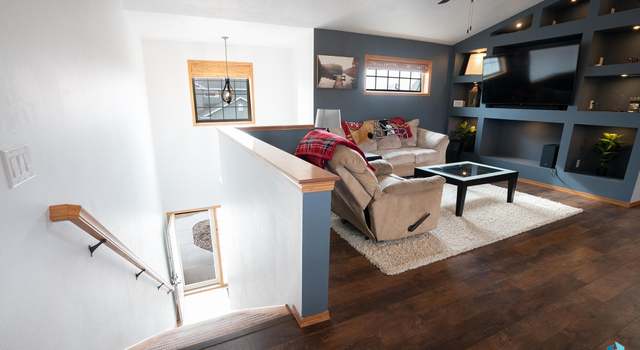 Photo of 1313 N Hazel Pl, Sioux Falls, SD 57107